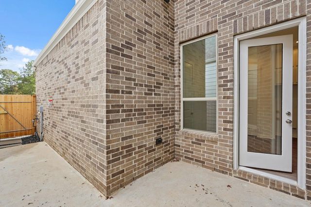 308 Fields Lane, Montgomery, TX 77316