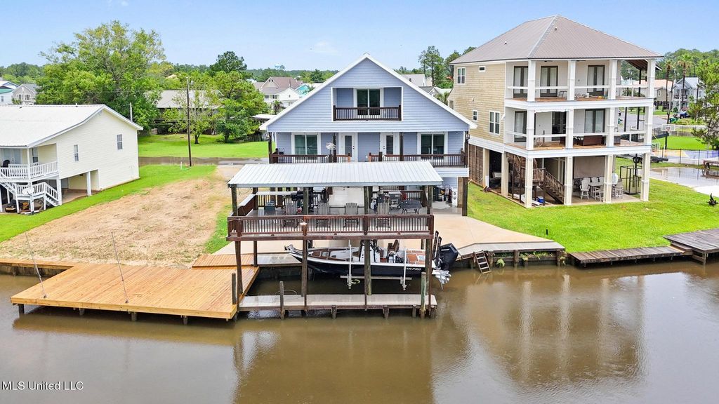 6149 Pontiac Drive, Kiln, MS 39556