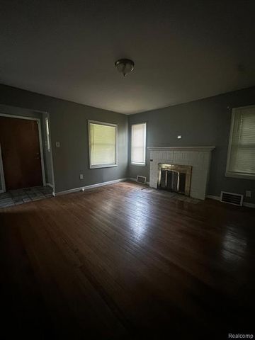20413 Kingsville Street, Harper Woods, MI 48225