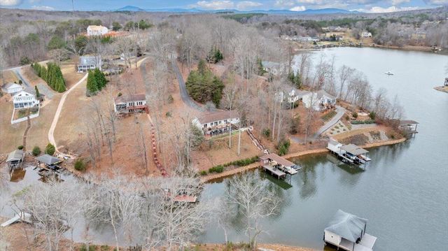 60 Cameron CIR, Wirtz, VA 24184