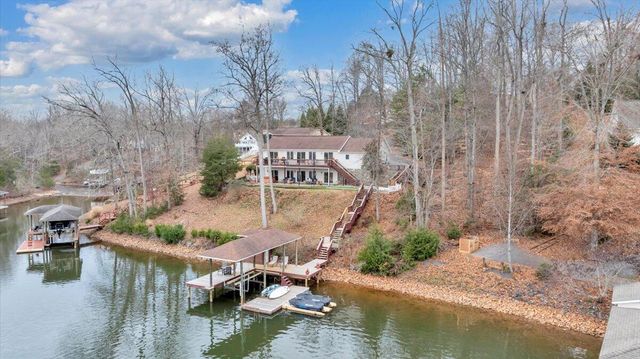 60 Cameron CIR, Wirtz, VA 24184