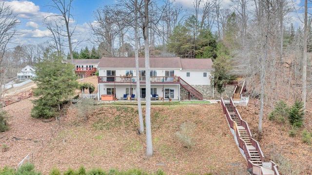 60 Cameron CIR, Wirtz, VA 24184