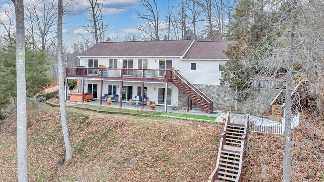 60 Cameron CIR, Wirtz, VA 24184