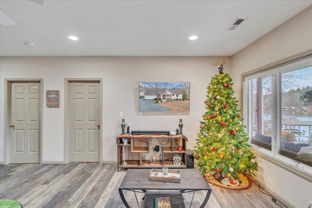 60 Cameron CIR, Wirtz, VA 24184