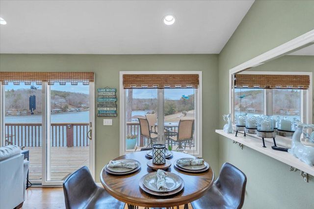 60 Cameron CIR, Wirtz, VA 24184