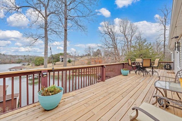 60 Cameron CIR, Wirtz, VA 24184