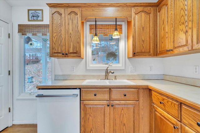 60 Cameron CIR, Wirtz, VA 24184