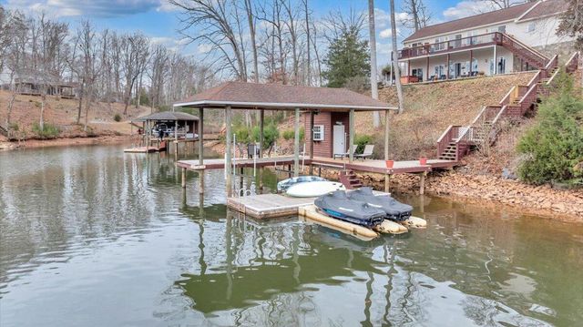 60 Cameron CIR, Wirtz, VA 24184