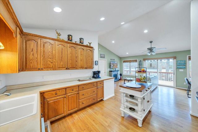 60 Cameron CIR, Wirtz, VA 24184