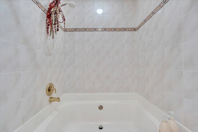 60 Cameron CIR, Wirtz, VA 24184