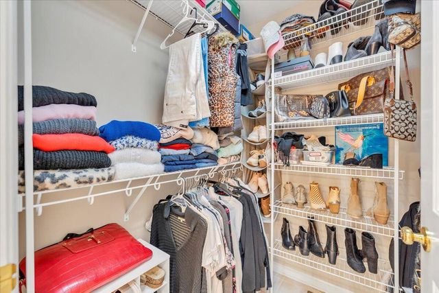 60 Cameron CIR, Wirtz, VA 24184