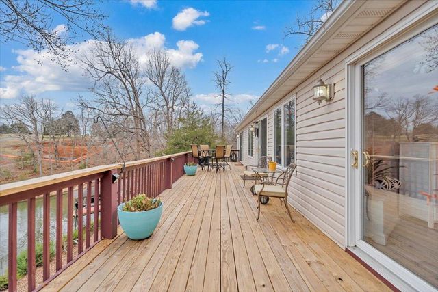 60 Cameron CIR, Wirtz, VA 24184