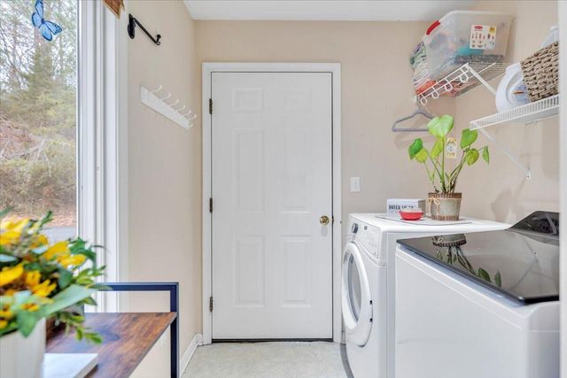 60 Cameron CIR, Wirtz, VA 24184