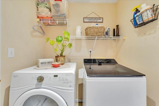 60 Cameron CIR, Wirtz, VA 24184