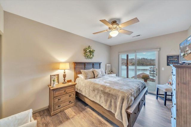 60 Cameron CIR, Wirtz, VA 24184