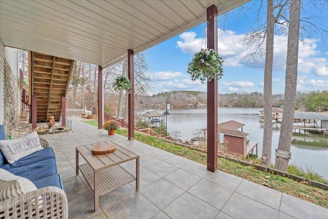 60 Cameron CIR, Wirtz, VA 24184