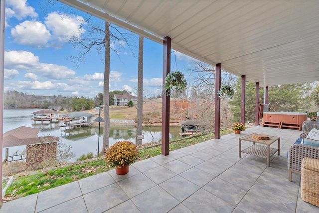 60 Cameron CIR, Wirtz, VA 24184