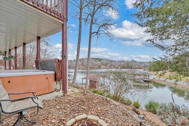 60 Cameron CIR, Wirtz, VA 24184