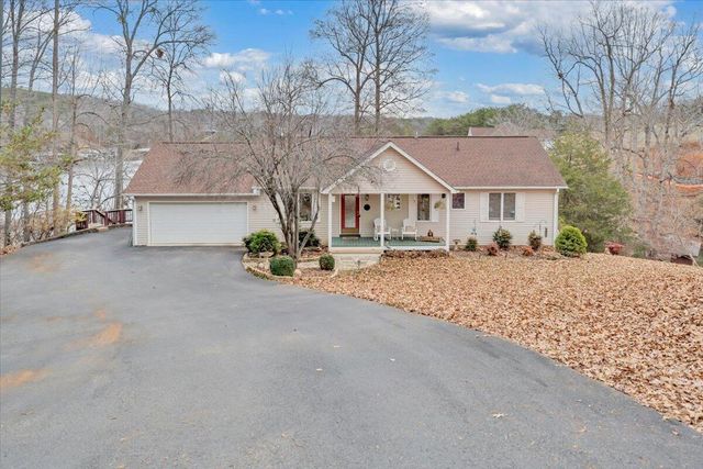 60 Cameron CIR, Wirtz, VA 24184