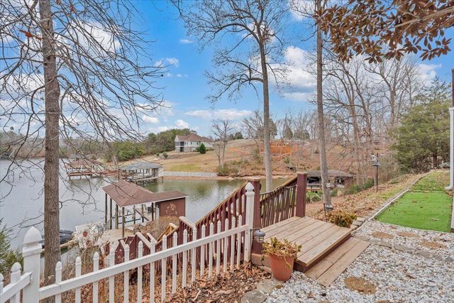 60 Cameron CIR, Wirtz, VA 24184