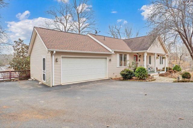 60 Cameron CIR, Wirtz, VA 24184