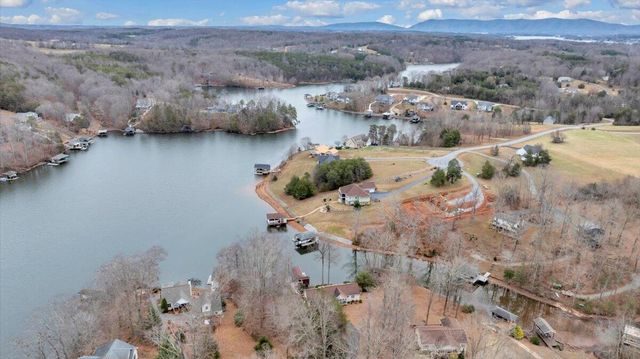 60 Cameron CIR, Wirtz, VA 24184