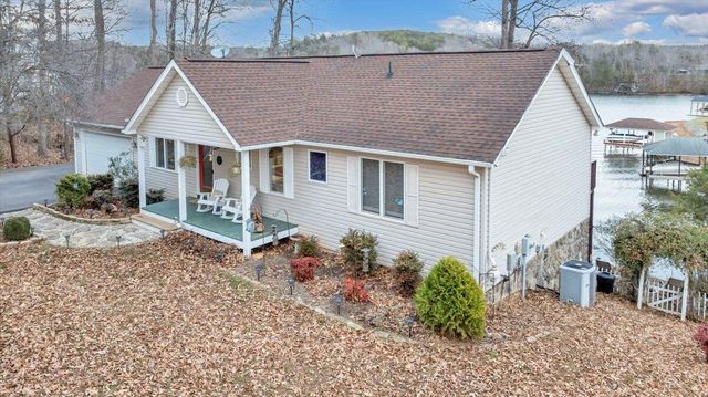 60 Cameron CIR, Wirtz, VA 24184