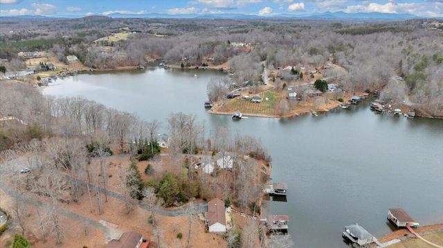 60 Cameron CIR, Wirtz, VA 24184