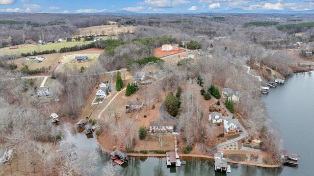 60 Cameron CIR, Wirtz, VA 24184