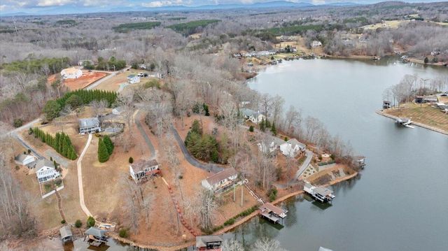 60 Cameron CIR, Wirtz, VA 24184