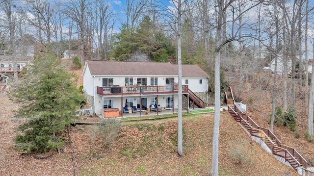 60 Cameron CIR, Wirtz, VA 24184