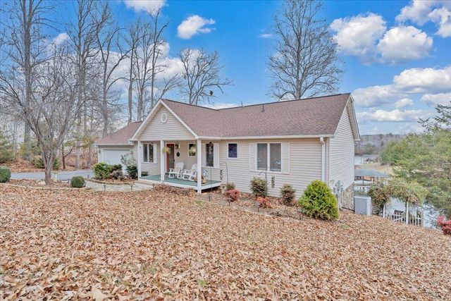 60 Cameron CIR, Wirtz, VA 24184