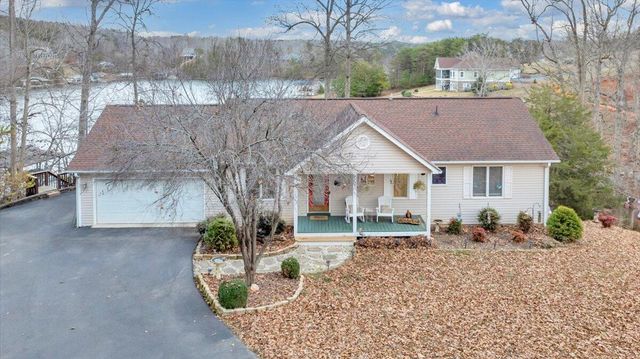 60 Cameron CIR, Wirtz, VA 24184