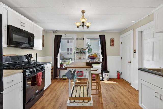 9 Park Street, Proctor, VT 05765