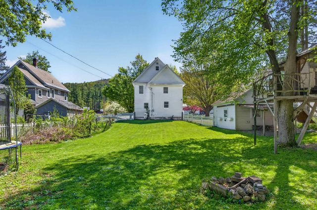 9 Park Street, Proctor, VT 05765