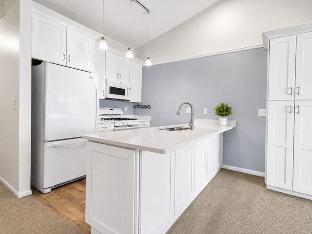 3219 Milestone Creek Court, Valparaiso, IN 46385