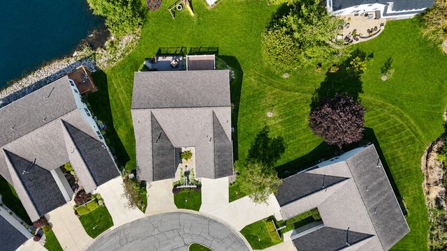3219 Milestone Creek Court, Valparaiso, IN 46385