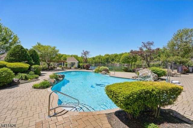 3 Peach Tree, North Haledon Boro, NJ 07508