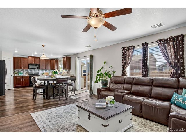 47322 Iris Ave, Bennett, CO 80102