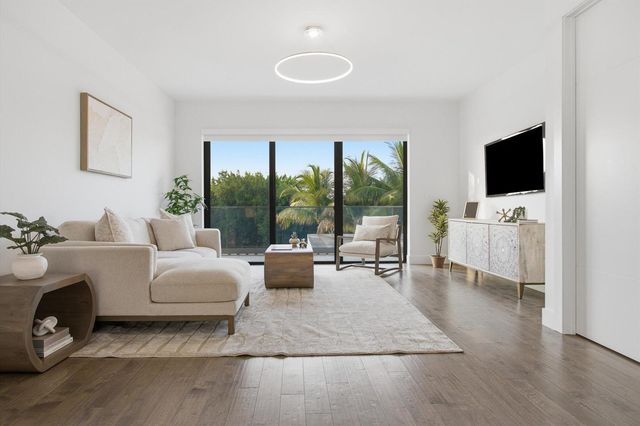 16570 Sunset Way, Weston, FL 33326