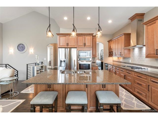 1131 S Balsam Ct, Lakewood, CO 80232