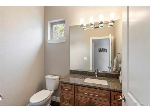 1131 S Balsam Ct, Lakewood, CO 80232