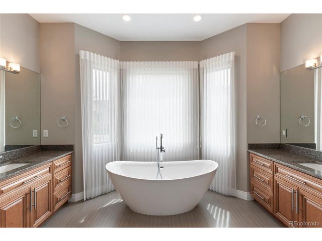 1131 S Balsam Ct, Lakewood, CO 80232