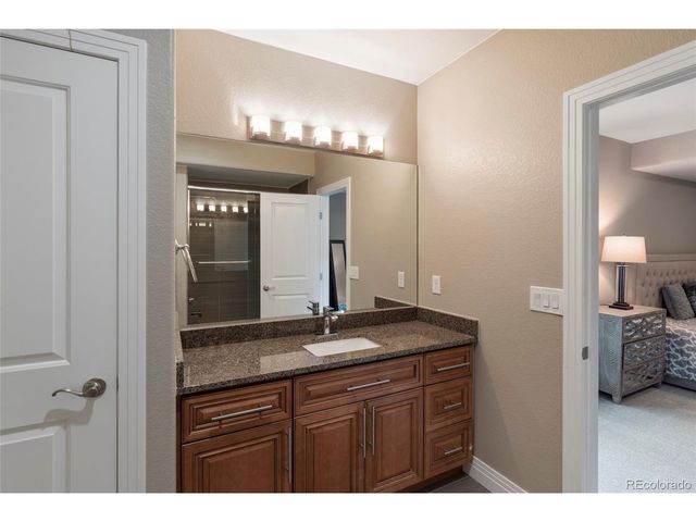 1131 S Balsam Ct, Lakewood, CO 80232