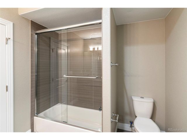 1131 S Balsam Ct, Lakewood, CO 80232