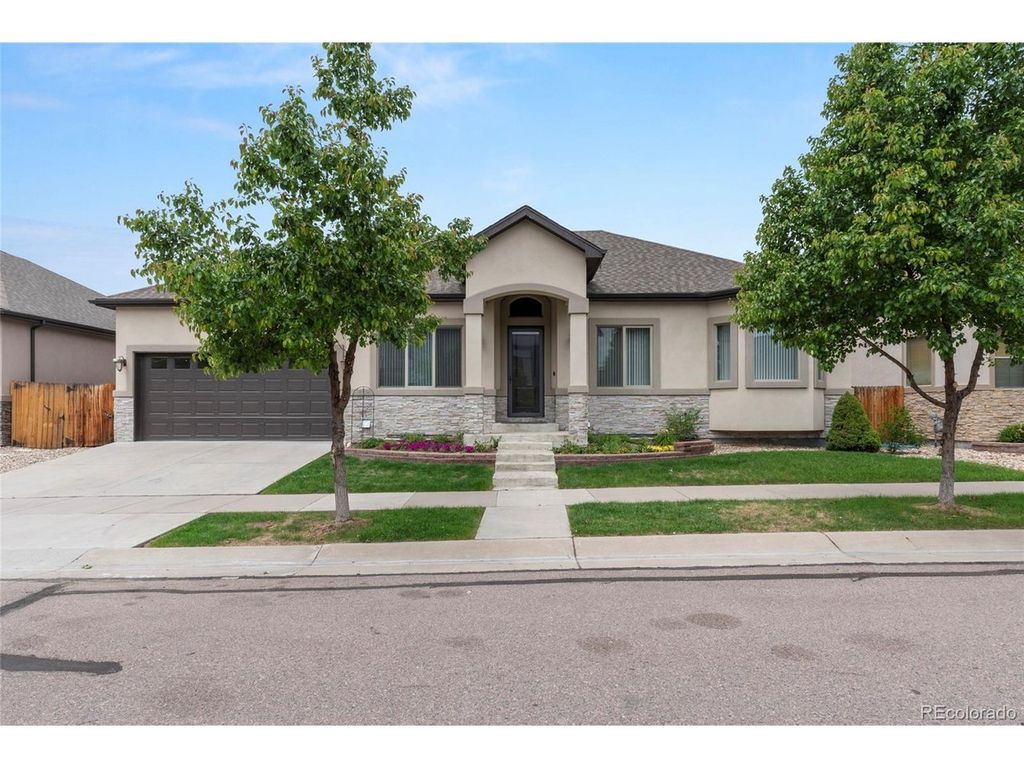 1131 S Balsam Ct, Lakewood, CO 80232