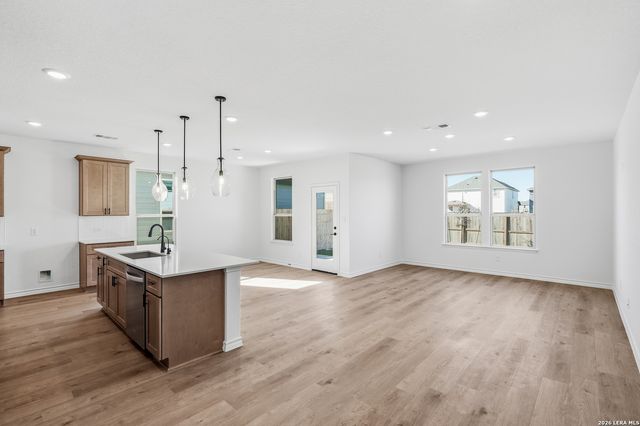 434 Nightingale Ave, Marion, TX 78124