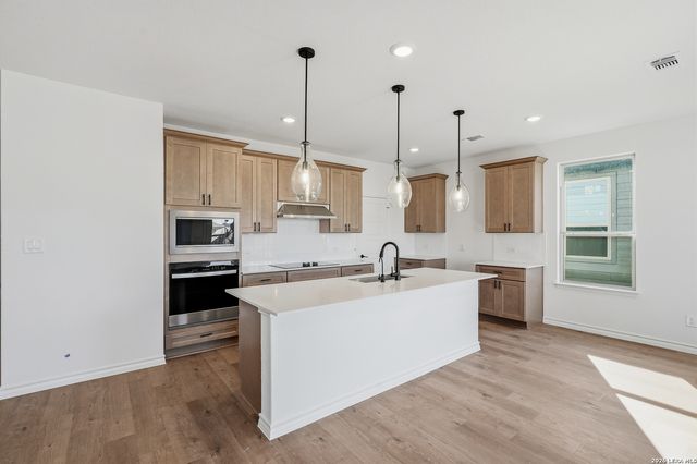 434 Nightingale Ave, Marion, TX 78124