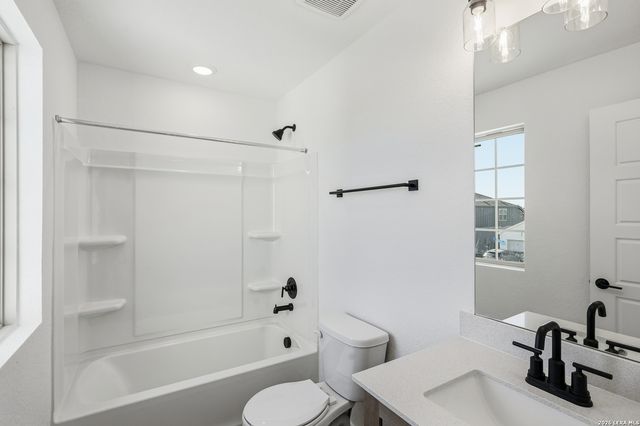 434 Nightingale Ave, Marion, TX 78124