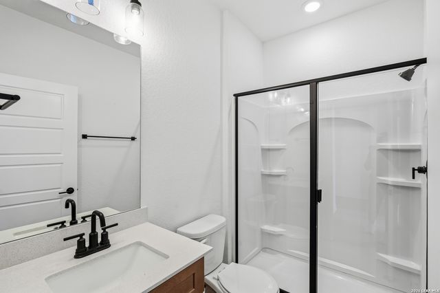 434 Nightingale Ave, Marion, TX 78124